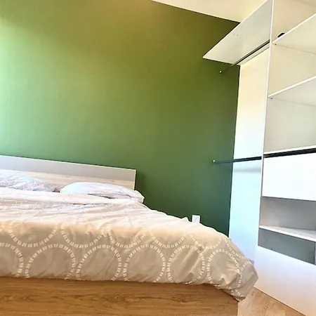 Apt For 8 With Balcony In Seyne-Sur-Mer Apartman La Seyne-sur-Mer